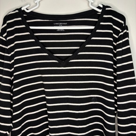 LANE BRYANT NEW Striped V-Neck Tee Womens 14/16 Black White Stretch - Picture 1 of 5
